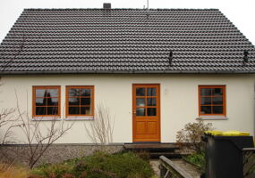 Fenster, Haustür, Rolladen an Okal-Fertighaus in Menden